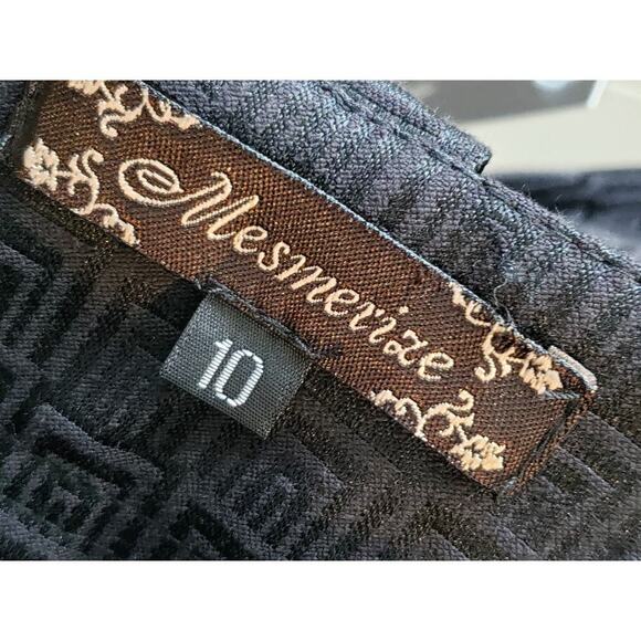 Mesmerize Trouser Pants Women's 10 Black Textured Cotton Stretch Pockets Cuffed - Picture 3 of 13